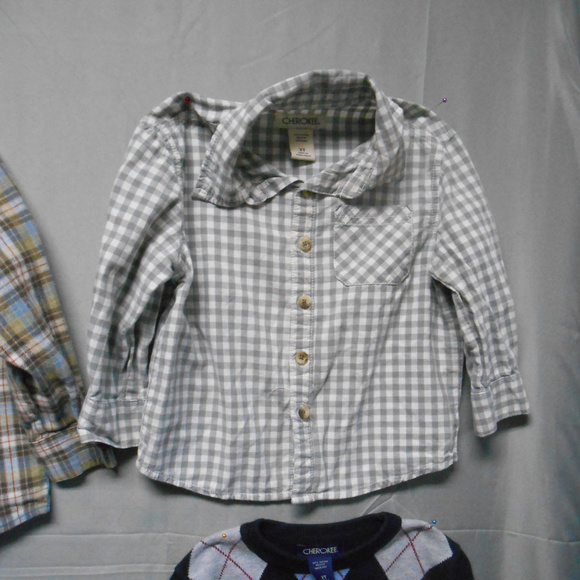 Lot of 4 pieces boy’s shirts sweaters 2T - Picture 4 of 5